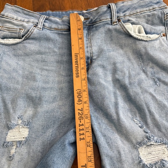 BLUE SAVVY Womens Distressed Denim Shorts Light Wash Size 18 Rolled Cuffs - Picture 11 of 12